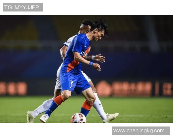 足球场上泪水如雨 球星们的告别与坚持背后的心酸与无奈